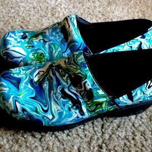 Savvy Nursing Clogs!